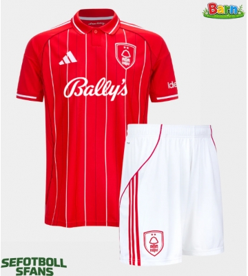 Nottingham Forest Hemmaställ Barn 2025-26 Kortärmad (+ Korta byxor)